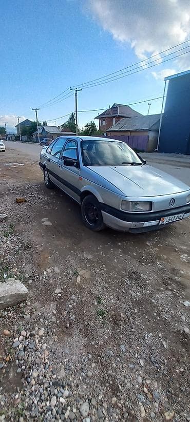 Volkswagen: Volkswagen Passat: 1992 г., Кол менен иштөөчү, Седан — 4