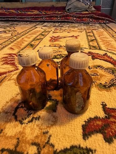 крышки на бутылки: Стеклянные аптечные флаконы коричневого (янтарного) цвета с винтовыми — 6