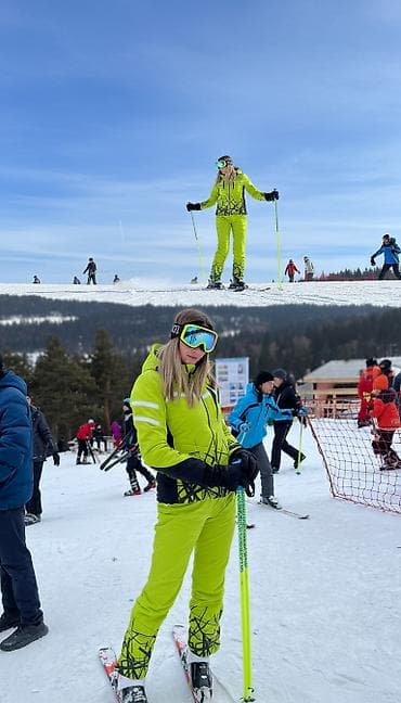 Продается горнолыжный костюм. Теплый и удобный. Носила 1 зиму в