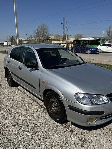 нисана: Nissan Almera: 2002 г., 1.8 л, Механика, Бензин, Хэтчбэк — 4