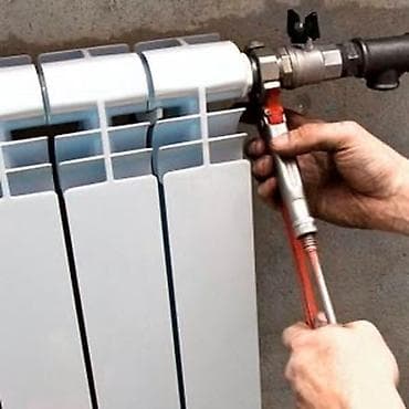 Услуги по строительству и ремонту: Услуги электрика и сантехмонтажа. Что делаем: - Электромонтаж под — 1