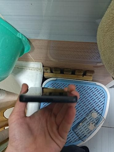 m 3: Samsung Galaxy A33 5G, Б/у, 128 ГБ, цвет - Белый, 2 SIM — 4