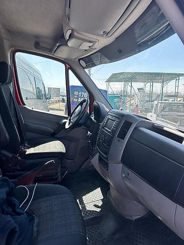 средний кузов ву: Легкий грузовик, Mercedes-Benz — 2