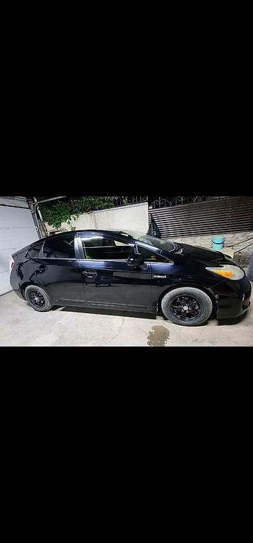 Toyota Prius: 2015 г., Автомат, Гибрид, Лифтбек — 2