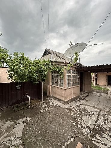 сдаю дом бишкек: Срочно продается Дом г.Кара-Балта, ул.Кирова (район почтового) — 2