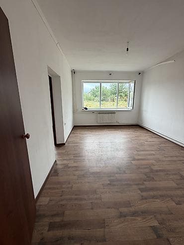 Недвижимость: 🏡 Срочно продается кирпичный дом! 📍 Село Кунтуу, ул. Сейдесимбаева ✅ — 9