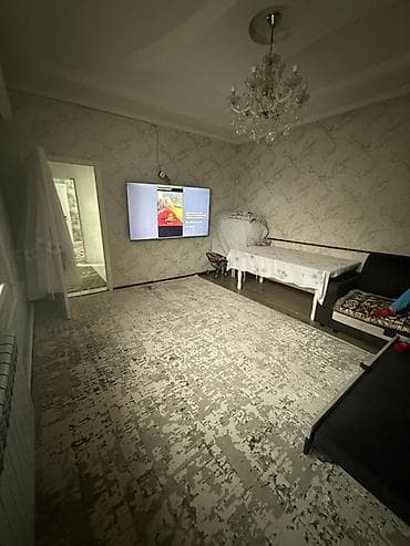 үй дом: Продаётся просторный жилой дом, В Ак-Ордо 3, стены кирпичные — 4