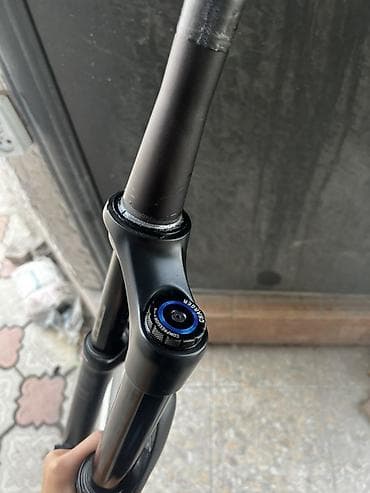 Велозапчасти: Вилка RockShox Lyrik Select+ 27.5 - Ход: 150–160 мм (шкала SAG на — 2