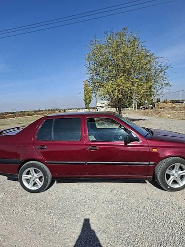 audi r8: Volkswagen Vento: 1992 г., 1.8 л, Механика, Бензин, Седан — 4