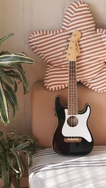 купить укулеле недорого: Самая крутая, стильная и заводная укулеле от Fender 😄😄 Она чудесно и — 1