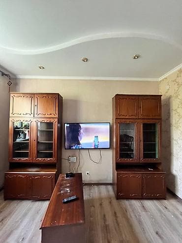 small table: Продаю шкафы, в которых хранилась посуда, полотенца и постельное белье — 2
