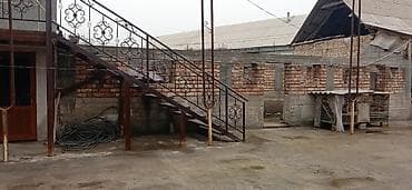 продаю гараж бишкек: Коттедж, 300 м², 15 комнат — 8
