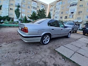 Унаа: BMW 5 series: 1993 г., 2 л, Кол менен иштөөчү, Бензин, Седан — 5