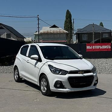 Продажа авто: Chevrolet Spark: 2016 г., 1 л, Вариатор, Бензин, Хэтчбэк — 2