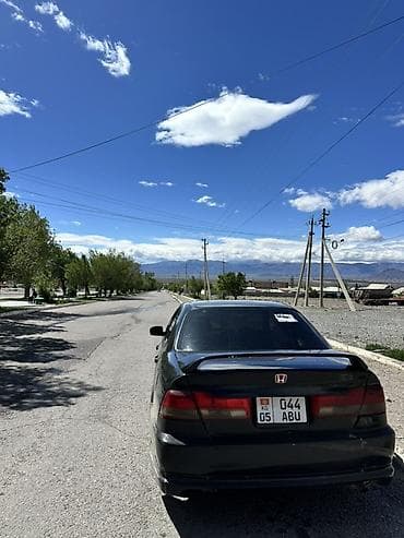 Honda Accord: 1999 г., 2 л, Механика, Бензин, Седан