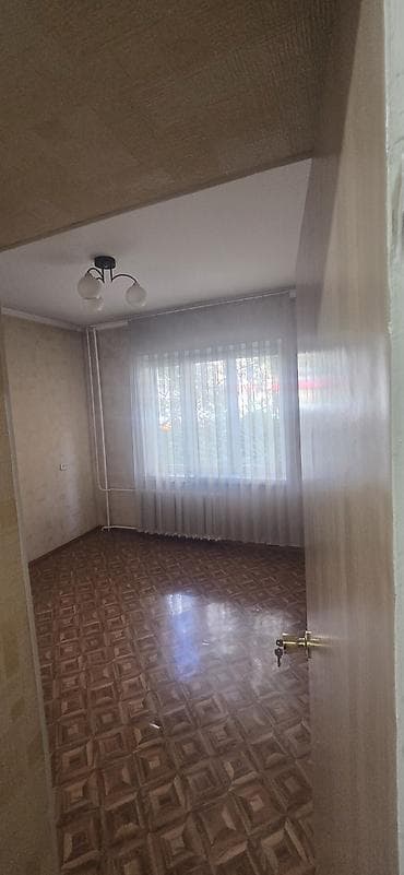 Батирлер: 3 бөлмө, Менчик ээси, Чогуу жашоосу жок, Жарым -жартылай эмереги бар — 2