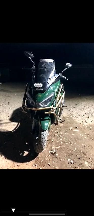 Скутер Bars (зеленый, туринговый обвес) - Кузов «адвенчер»-стиля с