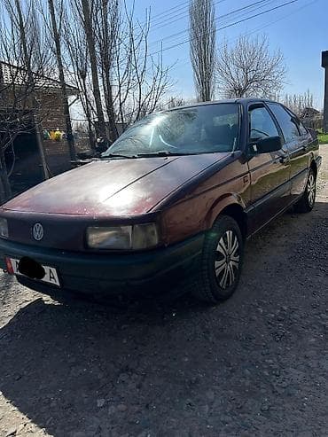 Volkswagen Passat: 1992 г., 1.8 л, Механика, Бензин, Седан