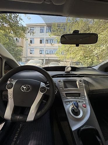 Продажа авто: Toyota Prius: 2014 г., 1.8 л, Автомат, Бензин, Седан — 9