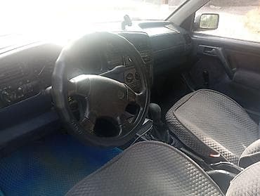 Продажа авто: Volkswagen Vento: 1993 г., 1.8 л, Механика, Бензин, Седан — 3