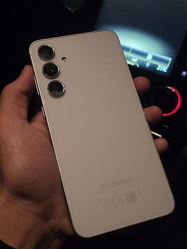 Samsung Galaxy A55, Б/у, 256 ГБ, цвет - Белый, 2 SIM