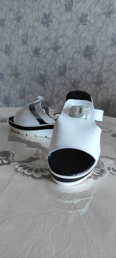 Мокасины и лоферы: Продаю абсолютно новую летнюю обувь 38 размер. 800 сом — 2
