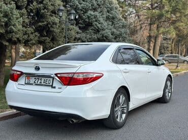 купить кожаные сиденья для авто бу: Toyota Camry: 2015 г., 2.5 л, Автомат, Гибрид, Седан — 3