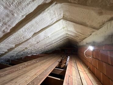 Утепление пенополиуретаном для кровли. Этот материал образует плотный at lalafo.kg Утепление пенополиуретаном для кровли. Этот материал образует плотный