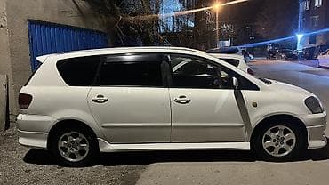 id 4: Toyota Ipsum: 2001 г., 2.4 л, Автомат, Бензин, Минивэн — 3