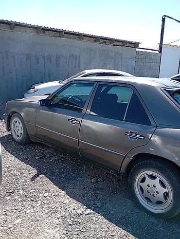 гур 124: Mercedes-Benz W124: 1991 г., 2.3 л, Кол менен иштөөчү, Бензин, Седан — 2