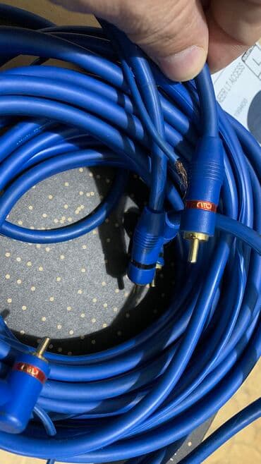 антенны на авто: Продаю фирменный кабель для усилителя(сабвуфера) в машину. 5 метров — 3