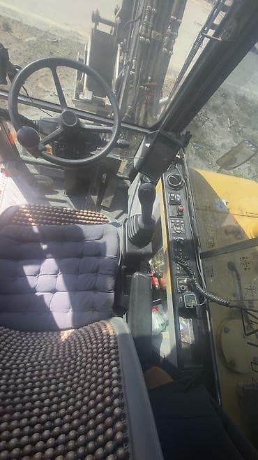 миксер бетономешалка: Экскаватор, Volvo, 2018 г., Колесный — 9