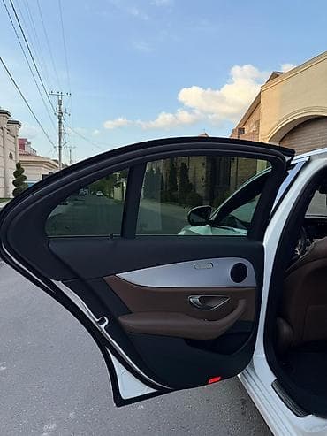 сидан: Mercedes-Benz E-Class: 2020 г., 2 л, Автомат, Бензин, Седан — 10