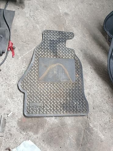 запчасти на тойоту в бишкеке: Спринтер.901 Полик Вадительски Цена 2000с Арегинал!!! — 1