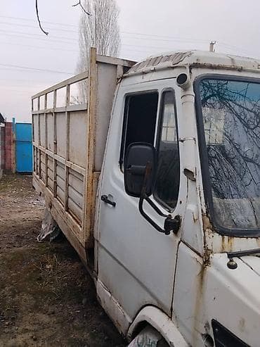 john dere: Легкий грузовик, Mercedes-Benz, Стандарт, 3 т, Б/у — 2