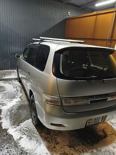 Toyota Gaia: 2002 г., 2 л, Автомат, Бензин, Минивэн — 2