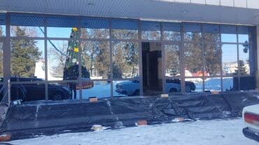 шкаф для документов со стеклом: Окна двери Алюминиевые Пластиковые Окна Двери Витражи Перегородки — 10