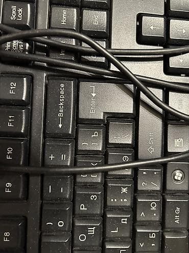 am 3: Компьютерные аксессуары, шнурки. Цена договорная — 5