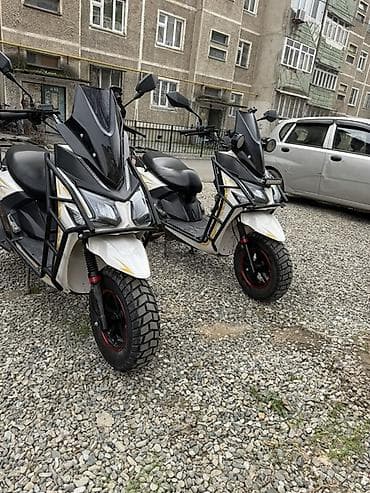 Скутер/мопед внедорожного стиля - Тип: бензиновый скутер с