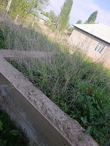 кызыл кыштак: 6 соток, Курулуш — 9