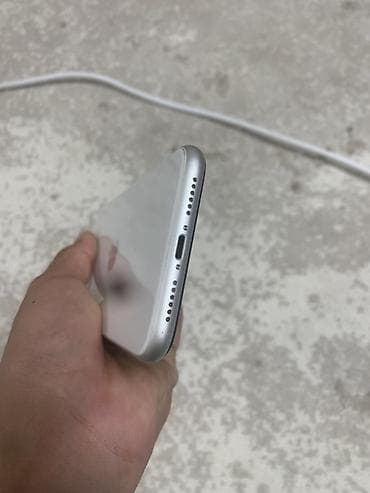 IPhone 11, Белый, 81 % — 2