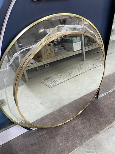 золото картье: Круглое настенное зеркало с тонкой металлической рамкой цвета — 1