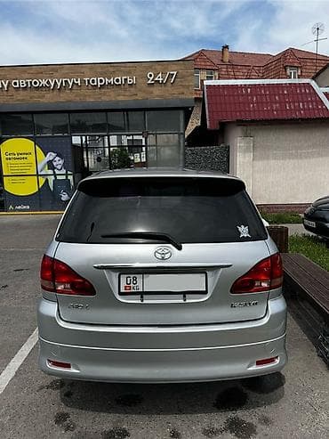 Toyota Ipsum: 2002 г., 2.4 л, Автомат, Бензин, Минивэн — 5