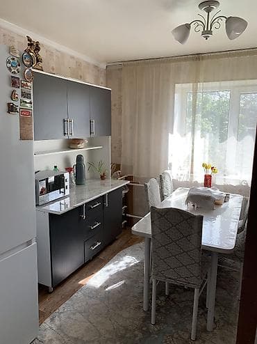 Үйлөрдү сатуу: Продается финский дом в городе Каракол. Участок 6 соток. Площадь дома — 5