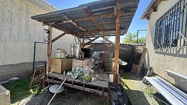 деревянные навесы: Тапчан разборный 
Размер 2.70*3.20
Пол дерево 
Крыша прафлист — 1