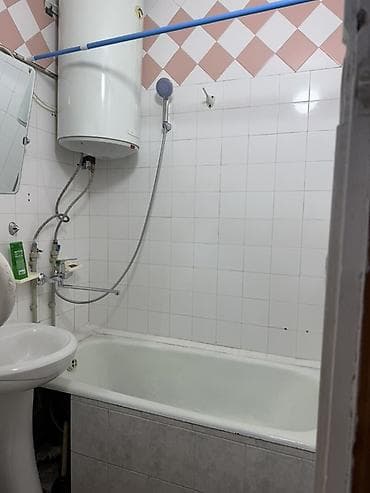 Кыймылсыз мүлк: 2 бөлмө, Асанбай мкр Менчик ээси, Үй-бүлөлүүлөргө, 1 жылдан баштап, Жарым -жартылай эмереги бар — 6