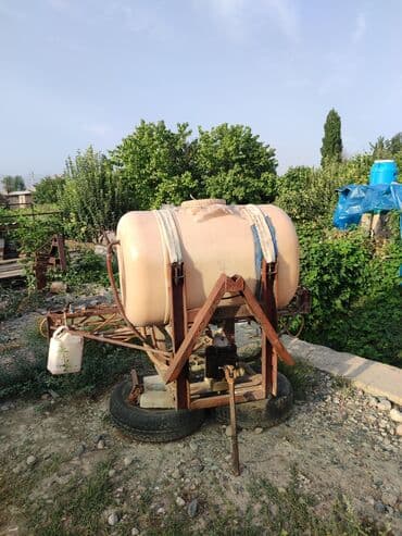 Тракторы Lovol: Трактор рыжего цвета, предназначенный для выполнения различных — 5