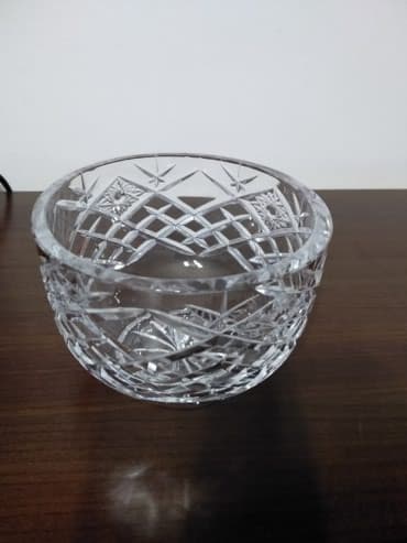 хрустальные вазы салатницы: Продаю хрусталь, предметы сервировки 2штуки, конфетницу, салатницу. В — 1