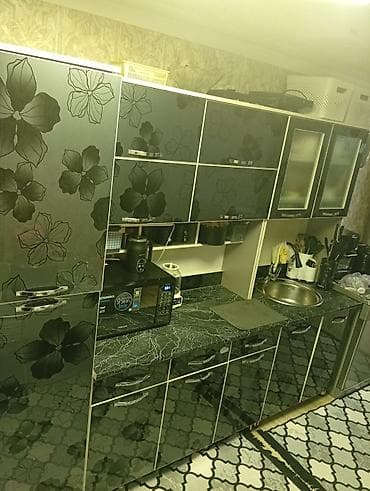 Продаю кухню б/уматериал МДФ ламинированный длинна 2.50 высота — 2