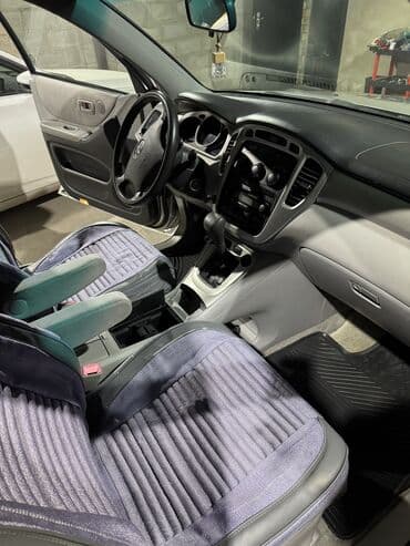 капот на аккорд: Toyota Highlander: 2004 г., 3.3 л, Автомат, Бензиновая, Кроссовер — 24